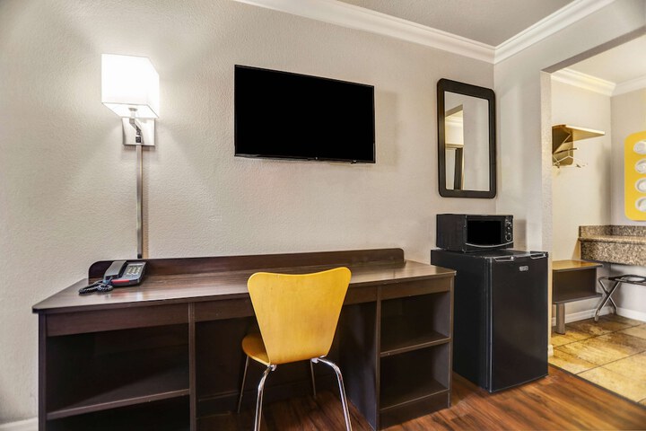 Room 13 of 24
