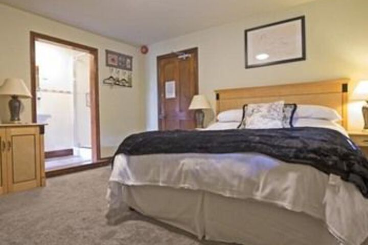 Room 14 of 30