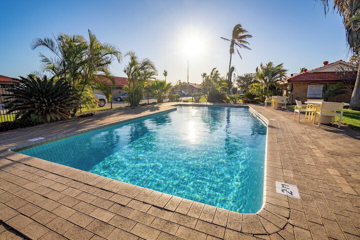 Hotel with Pool