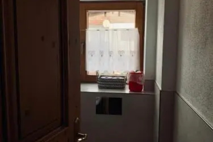Room 10 of 26