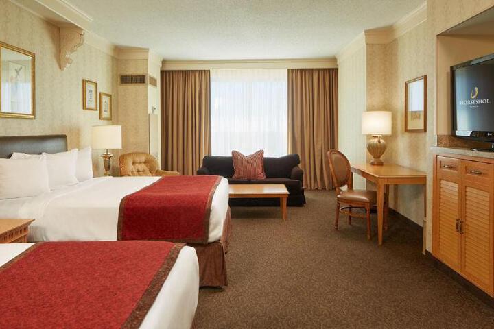 Deluxe Room 2 Queen Beds (5 of 6)