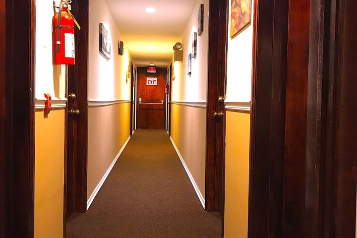 Room 6 of 36
