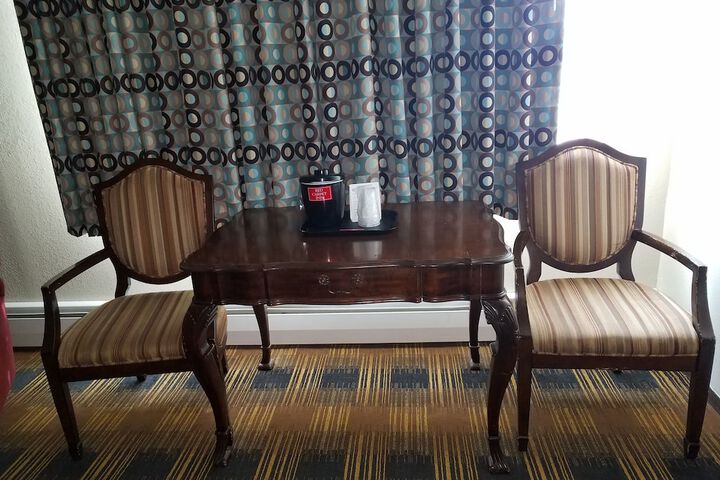 2 Queen Beds (4 of 12)