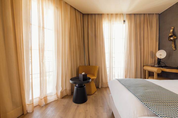 Room 27 of 56