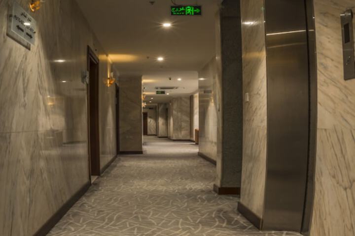 Ballroom/Hall 94 of 114