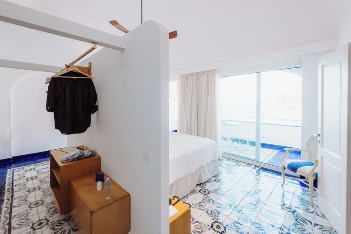 Room 26 of 101