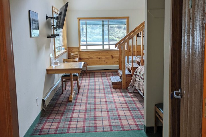 Room 4 of 24
