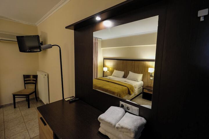 Room 25 of 59