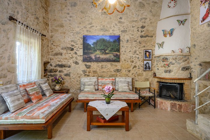 Room 8 of 35