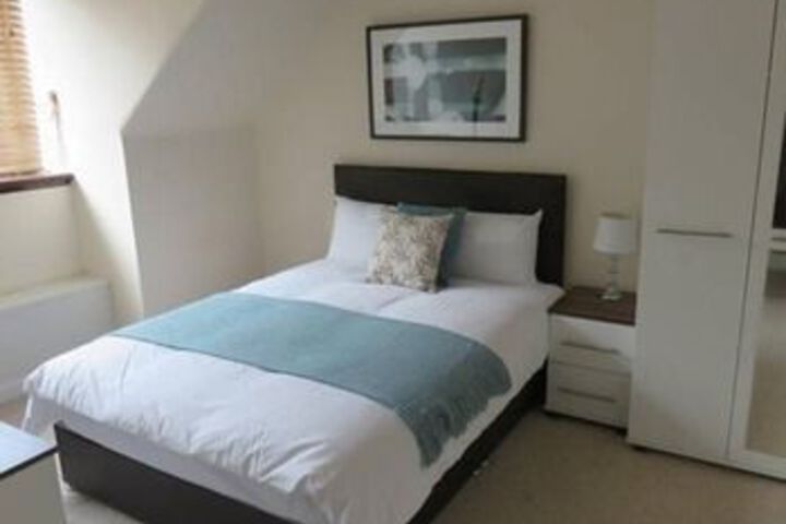 Room 6 of 17