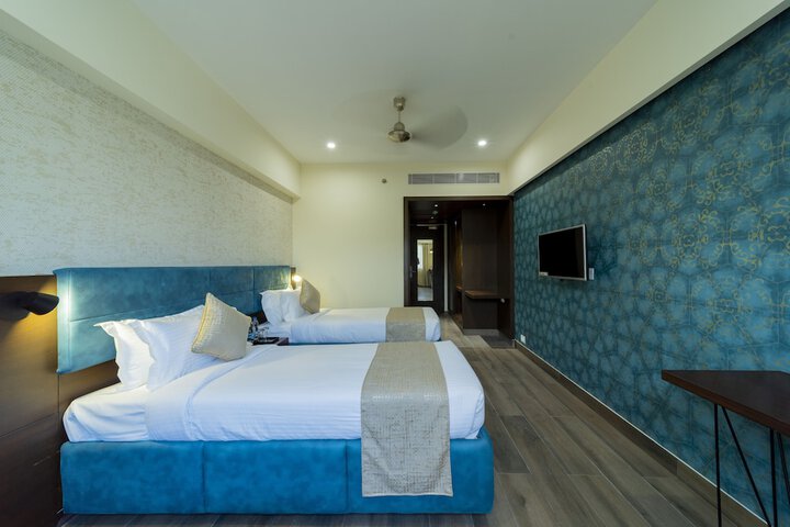 Room 2 of 17