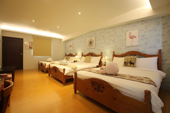 Room 15 of 33