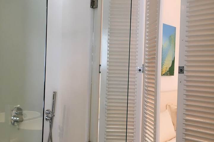 Room 15 of 26