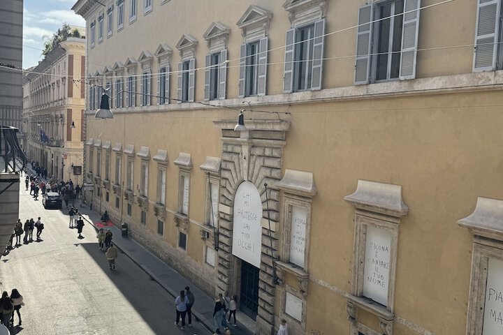 Room 4 of 59