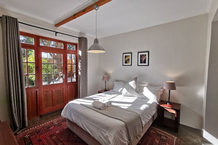 Room 9 of 16