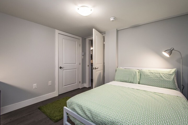 Room 14 of 64