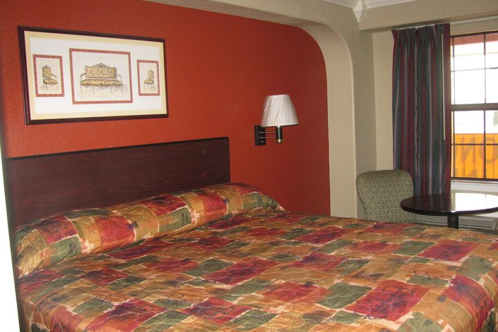 Room 6 of 15
