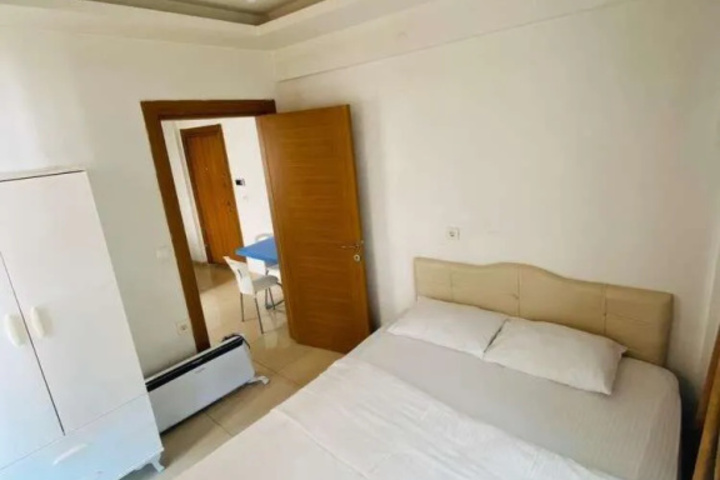 Room 6 of 9