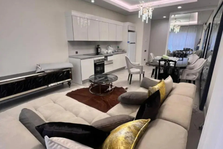 Room 4 of 15