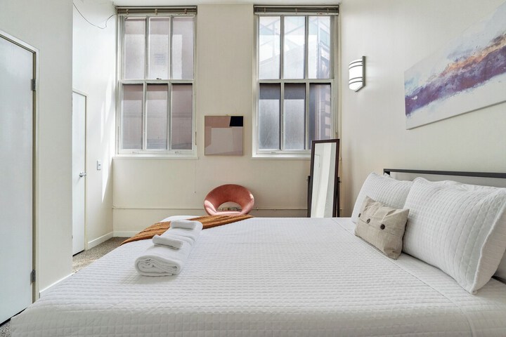 Room 53 of 194