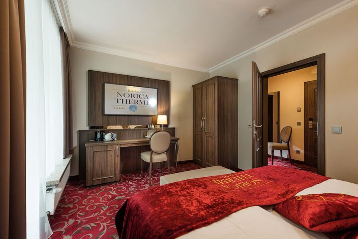 Room 25 of 72