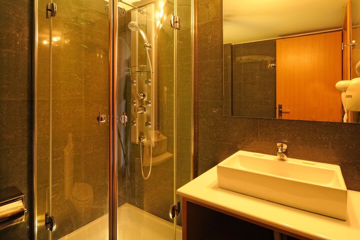 Bathroom Interior Photo