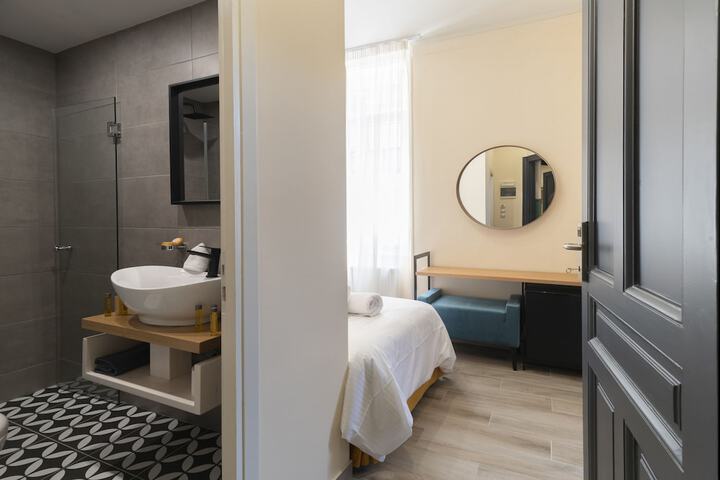 Room 25 of 58