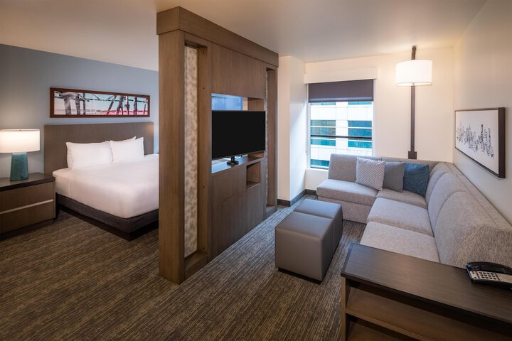 Room 10 of 68