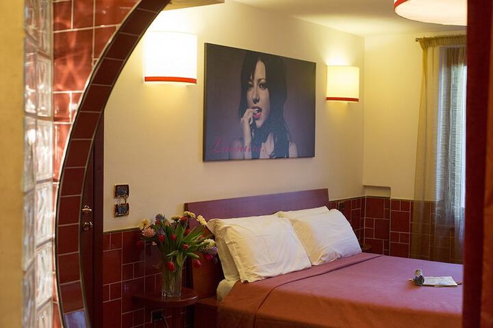 Room 5 of 67