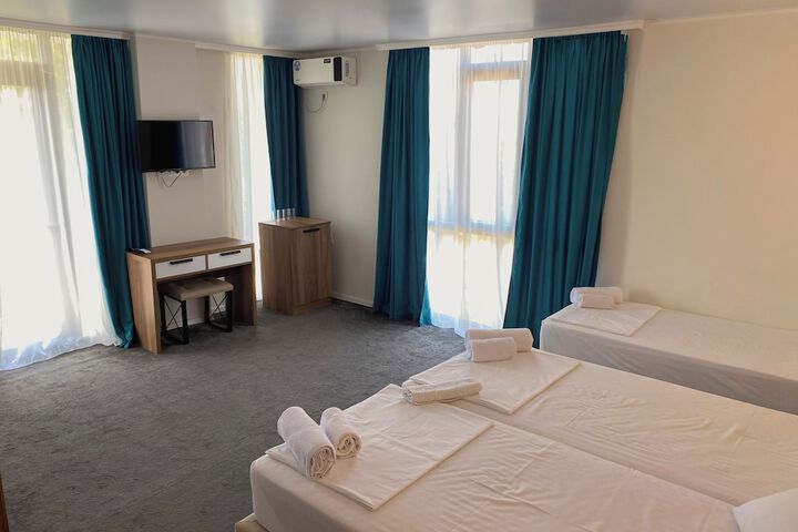 Room 5 of 19
