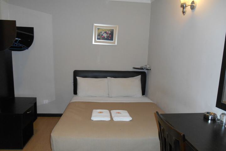 Room 9 of 41