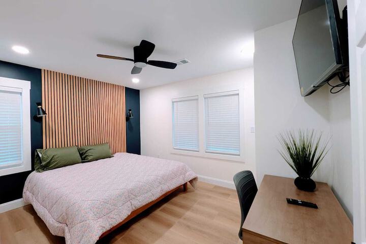 Room 5 of 23