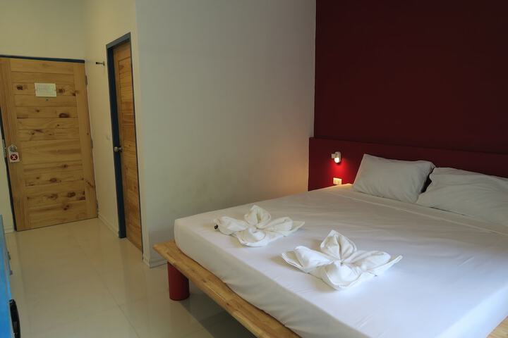 Room 10 of 29