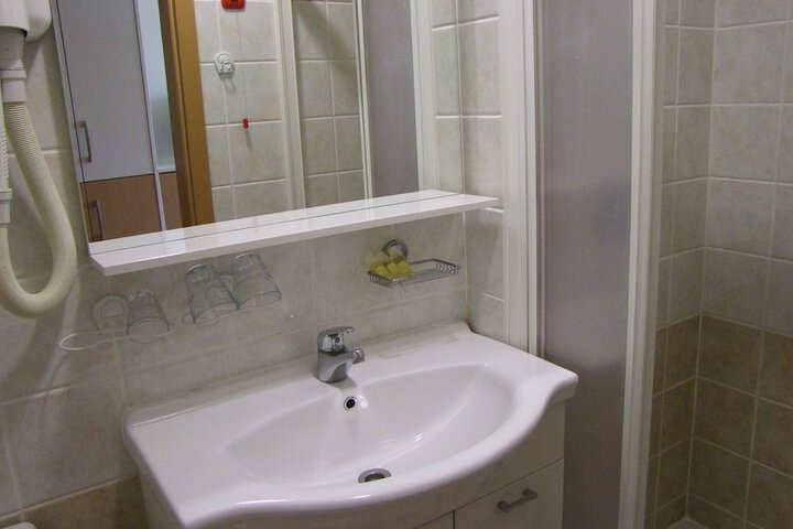 Room 21 of 57