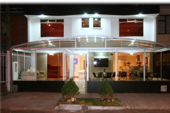 HOTEL MIRANDA HOUSE