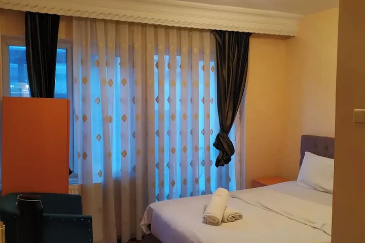 Room 13 of 29
