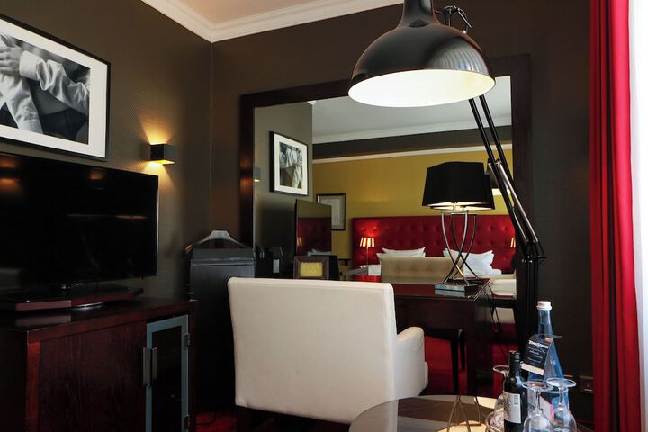 Room 33 of 93