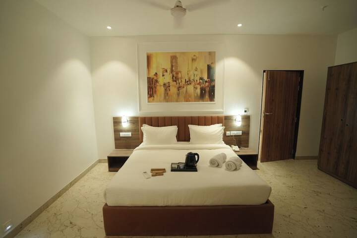 Room 52 of 102
