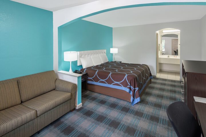 Room 12 of 26