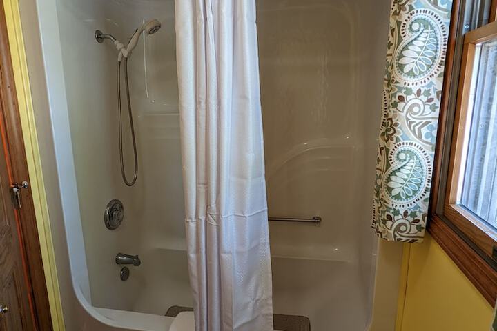 Room 33 of 52