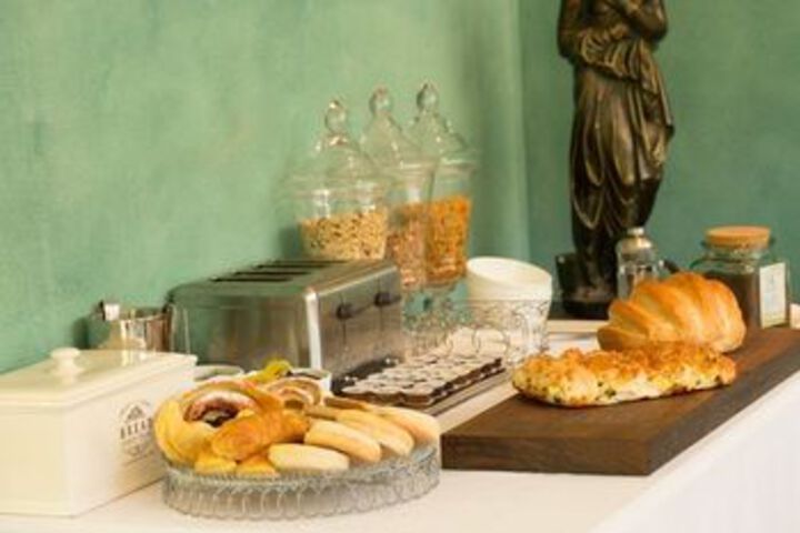 Breakfast/Coffee Service 60 of 108