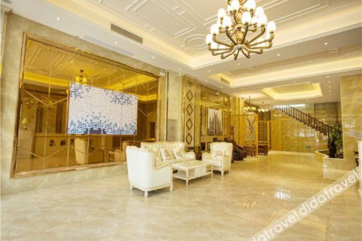 Hotel Interior 9 of 16