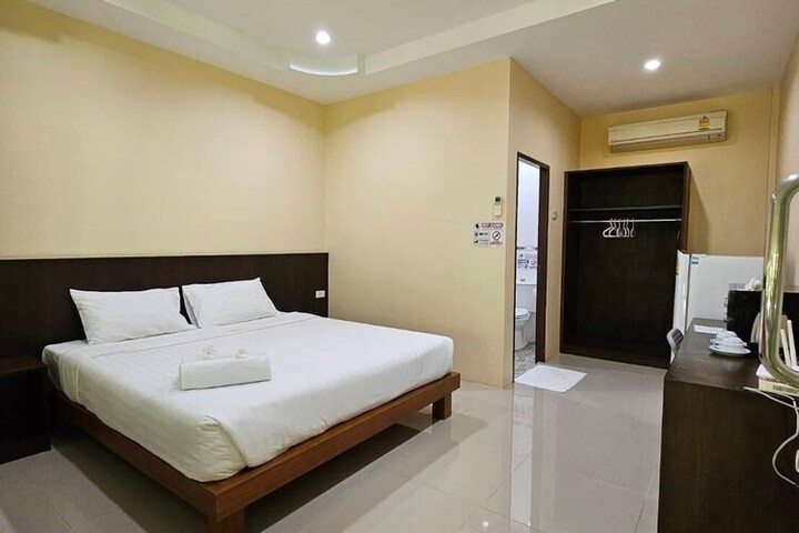 Room 43 of 68