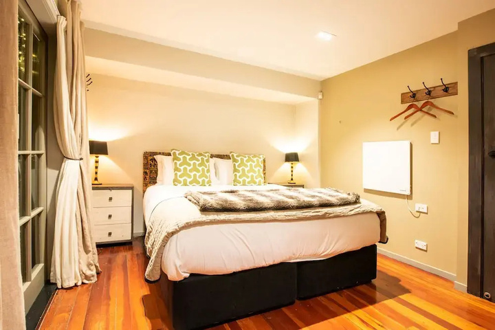 Room 2 of 15