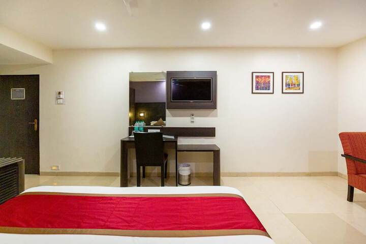 Room 16 of 34