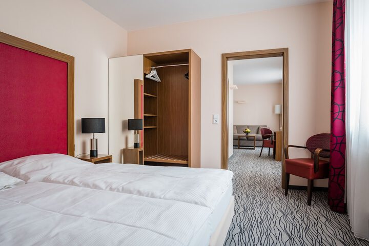 Room 3 of 61