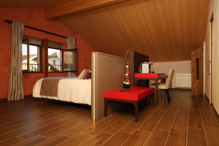 Room 8 of 27