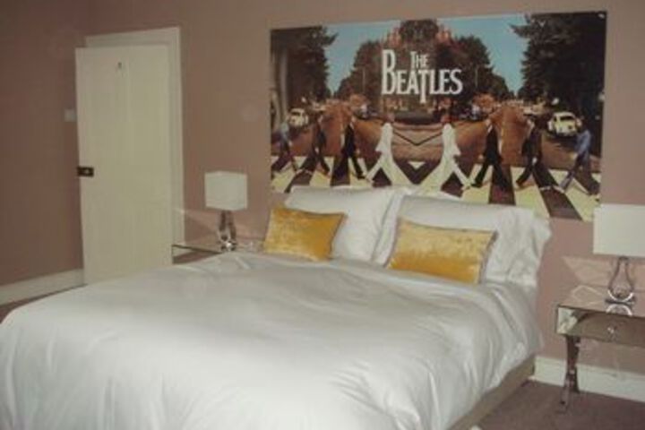 Room 13 of 20