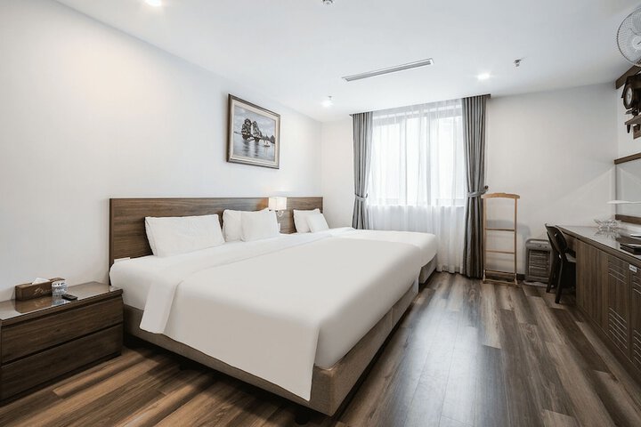 Room 12 of 28