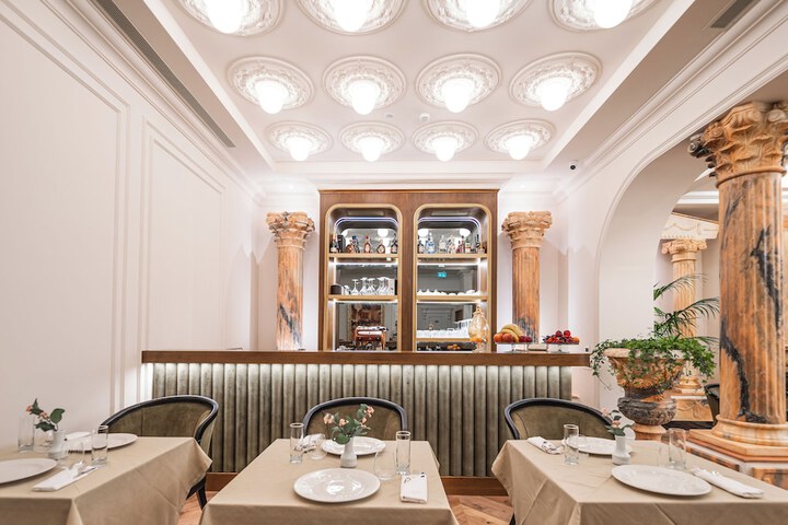 Dining 48 of 72